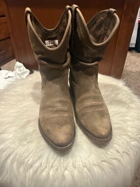 Ariat Brown Suede Western Boots